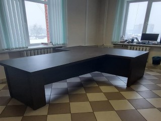 Кабинет руководителя Torston T-920пр.0000 (прав.) Стол руководителя с тумбой и бриф. б/розетки